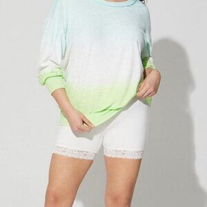 Torrid - 5 Inch Signature Waist Lace Trim Bike Short in White​​​​​​​​​​
